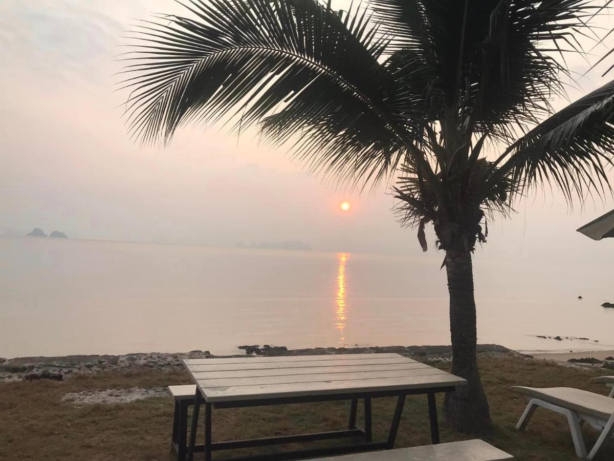 Hotel Koh Yao Yai Sea Breeze House เกาะยาวใหญ่ซีบรีซเฮ้าส์ Exterior foto